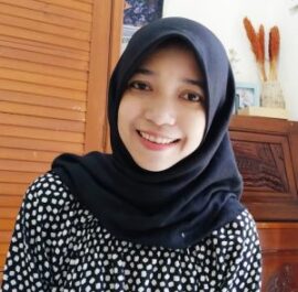 Reni Sumanti,  S.SiT., M.Keb